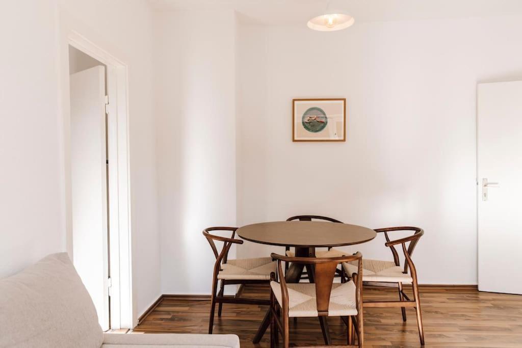 Komplett Neu: 2-Zi Zentral Im Altbau. 24H-Checkin Kiel Esterno foto