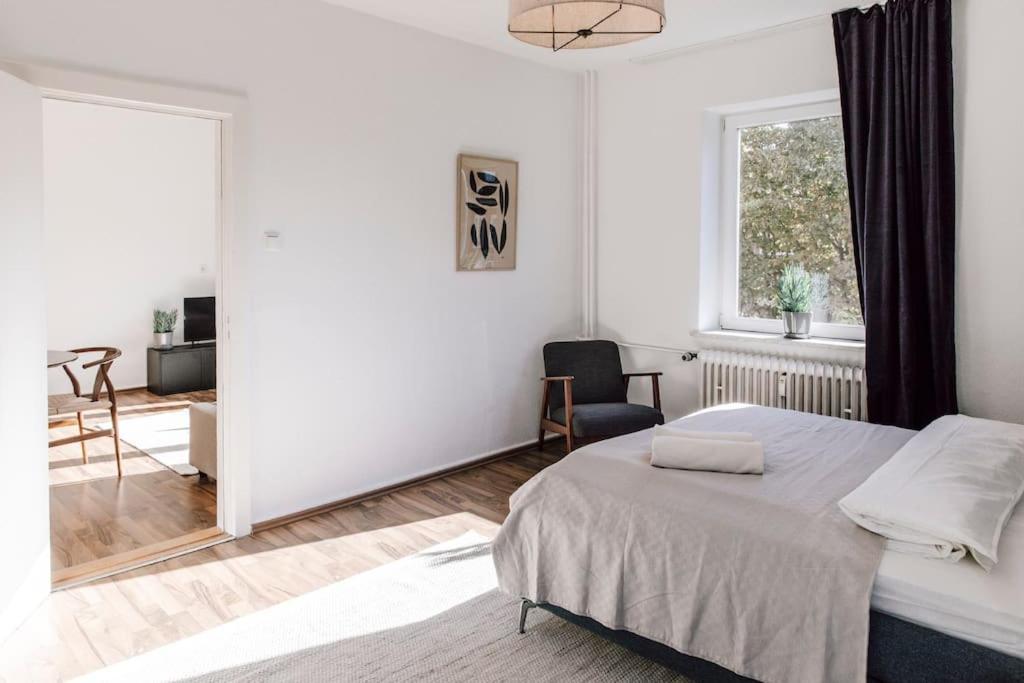 Komplett Neu: 2-Zi Zentral Im Altbau. 24H-Checkin Kiel Esterno foto