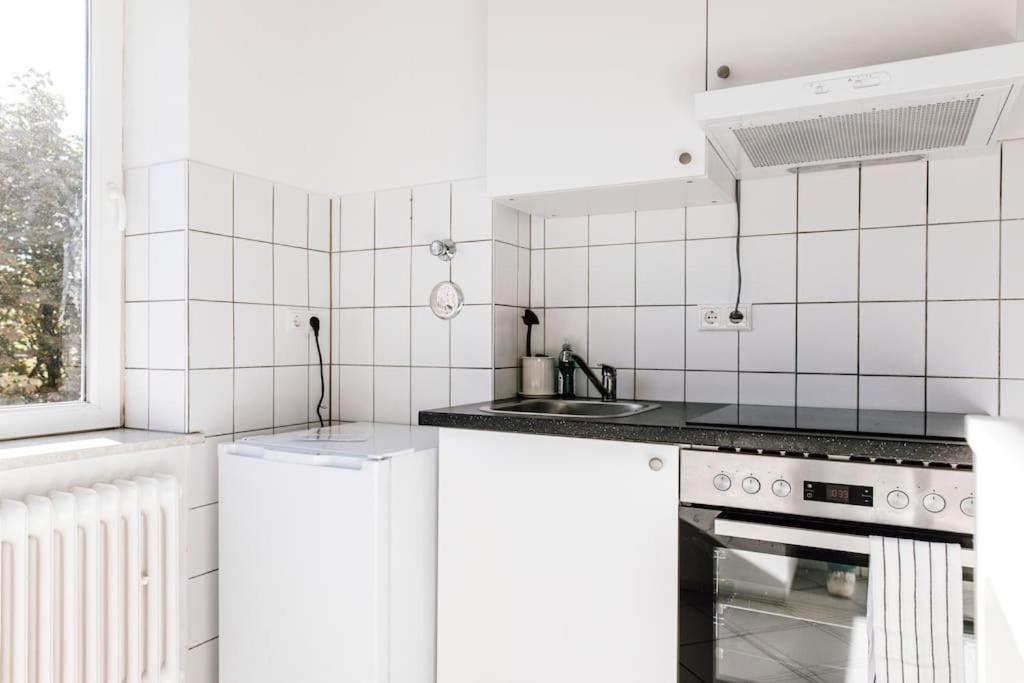 Komplett Neu: 2-Zi Zentral Im Altbau. 24H-Checkin Kiel Esterno foto